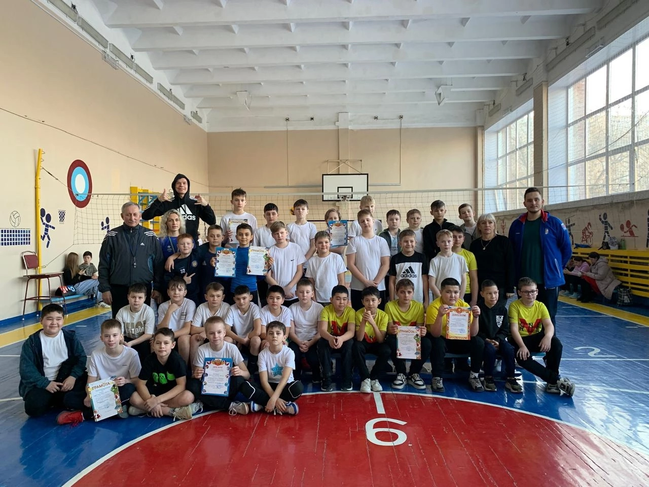 Финальные соревнования по пионерболу.