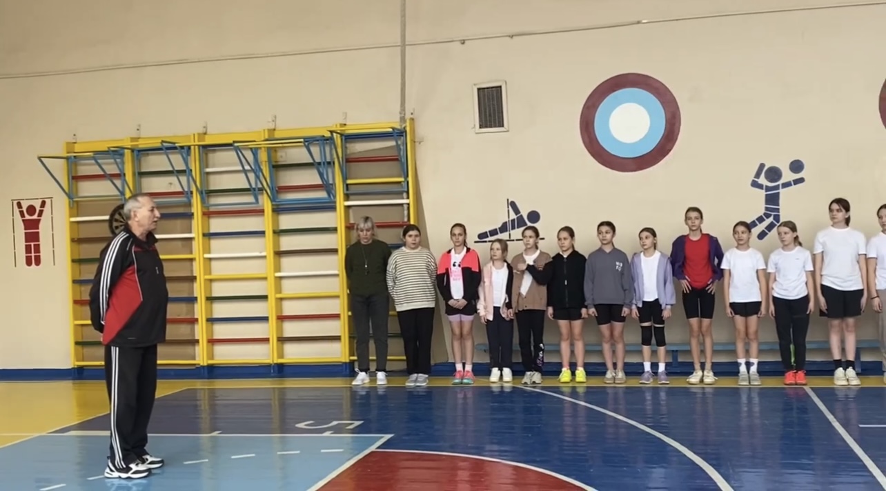 Окружные соревнования по пионерболу.