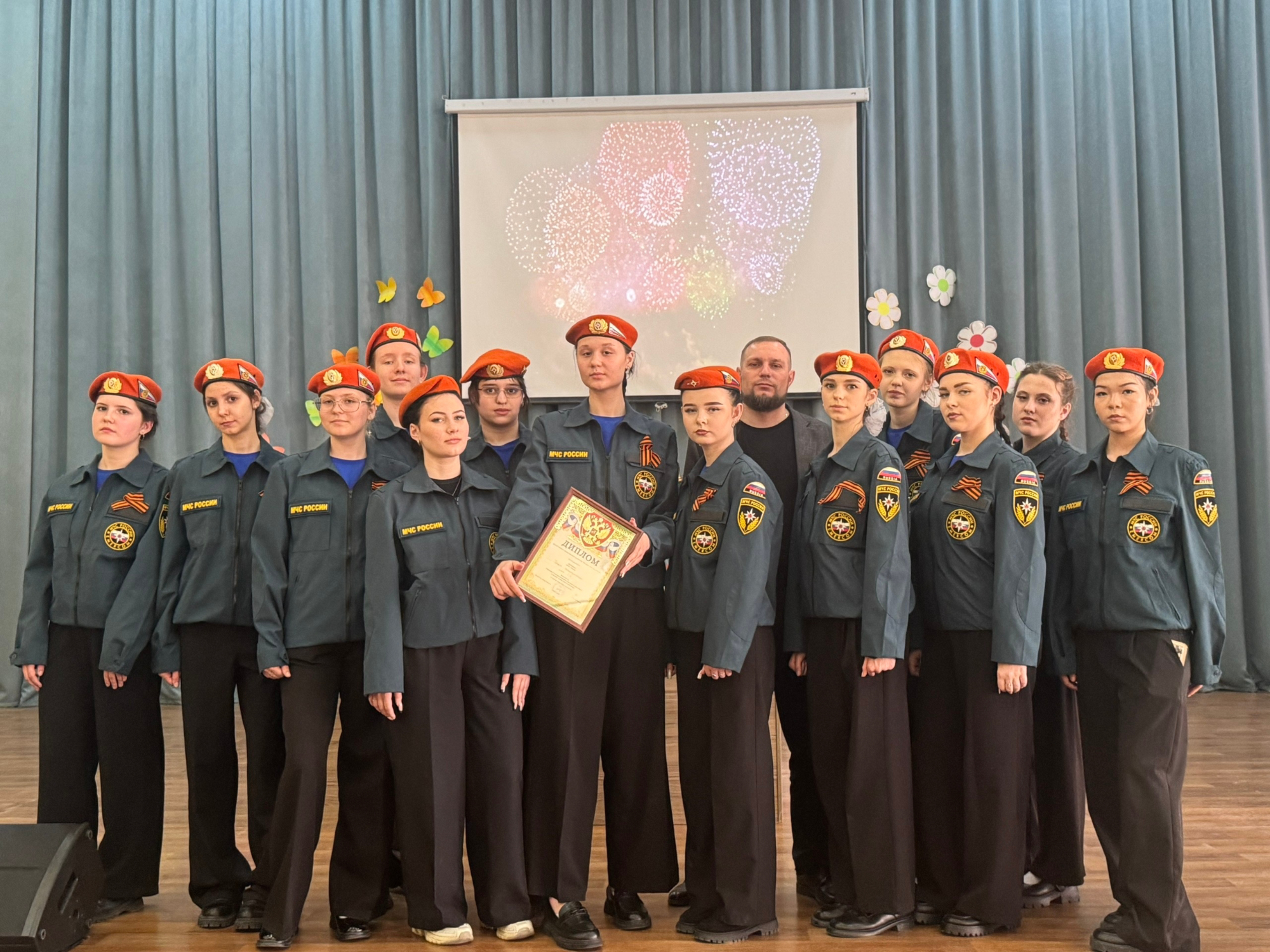 Финал городского смотра-конкурса строя и патриотической песни.